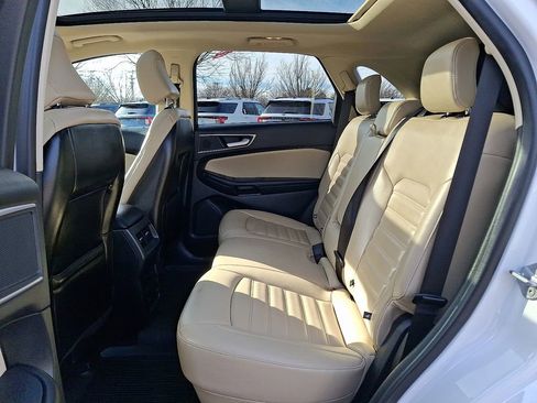 Used 2024 Ford Edge SEL w/ Convenience Package image 13