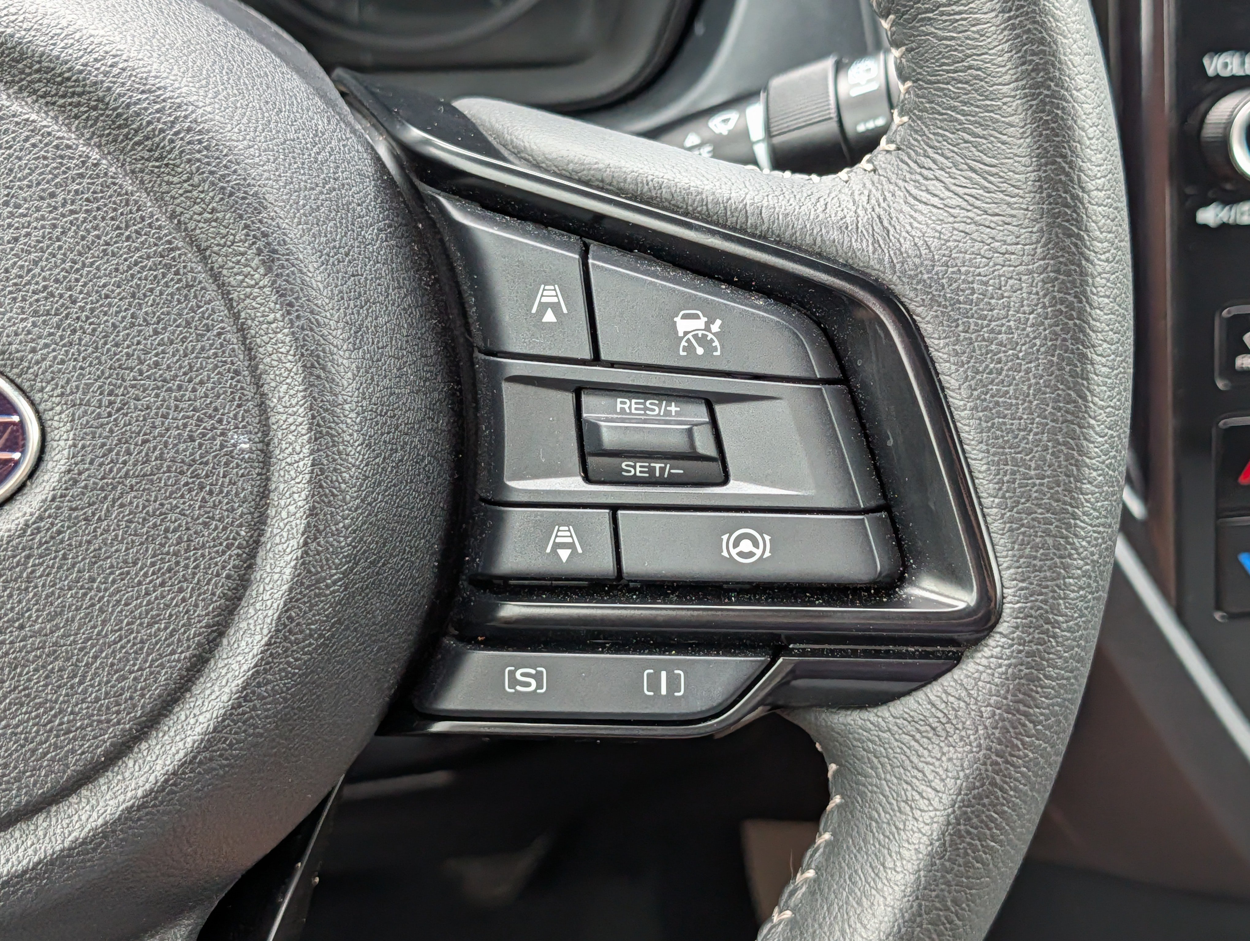 Certified 2025 Subaru Forester Premium AWD/4WD image 30