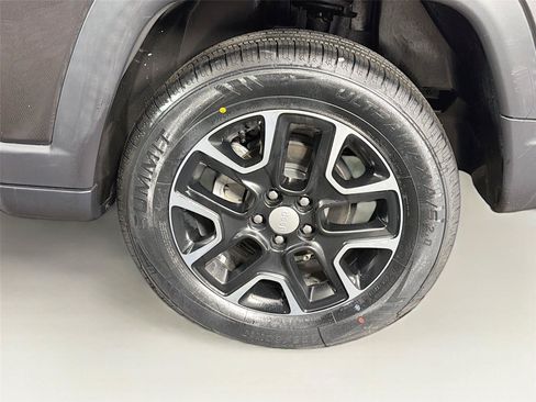 Used 2022 Jeep Compass Latitude w/ Convenience Group AWD/4WD image 35