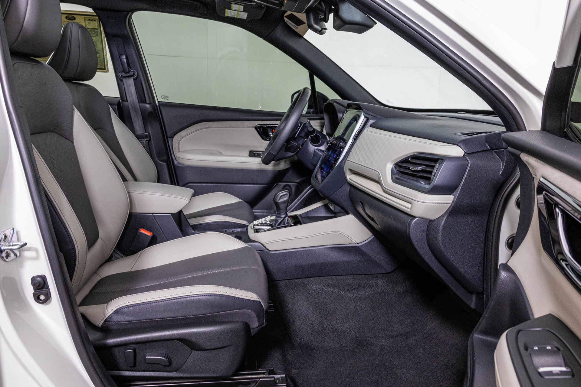 Used 2025 Subaru Forester Limited AWD/4WD image 48