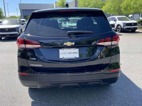 Used 2024 Chevrolet Equinox LS w/ Driver Confidence II Package FWD image 4