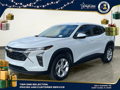 Used 2025 Chevrolet Trax LS w/ LS Convenience Package image 1