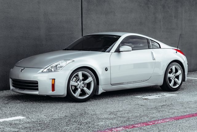 Used 2008 Nissan 350Z Touring w/ Cargo Convenience Pkg RWD image 35