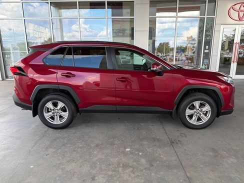 Used 2022 Toyota RAV4 XLE w/ Convenience Package AWD/4WD image 8