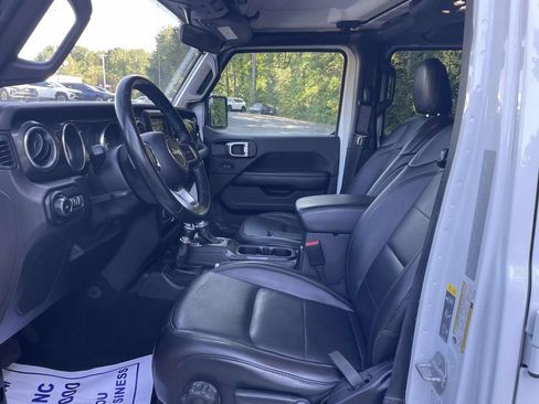 Used 2021 Jeep Wrangler Unlimited Sahara AWD/4WD image 15