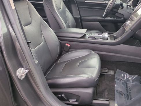 Used 2017 Ford Fusion Titanium image 22