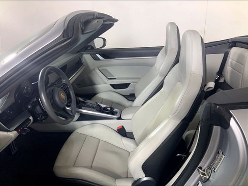 Certified 2022 Porsche 911 Carrera RWD image 5