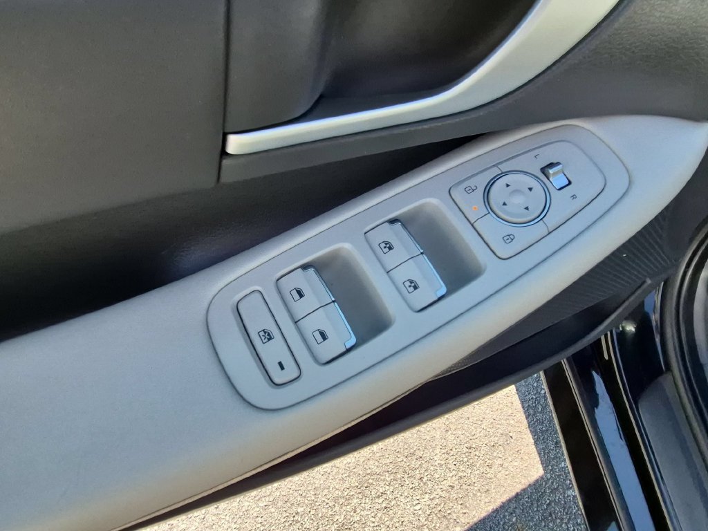 Used 2025 Hyundai Sonata SEL FWD image 13