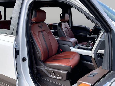 Used 2018 Ford F150 King Ranch w/ Equipment Group 601A Luxury AWD/4WD image 9
