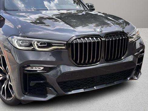 Used 2022 BMW X7 xDrive40i w/ M Sport Package AWD/4WD image 30