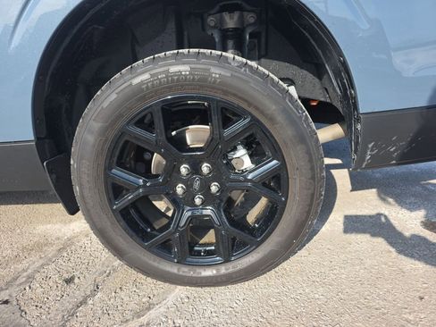 Certified 2025 Ford Maverick Lariat w/ Black Appearance Package image 9