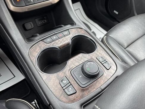 Used 2023 GMC Acadia Denali AWD/4WD image 18