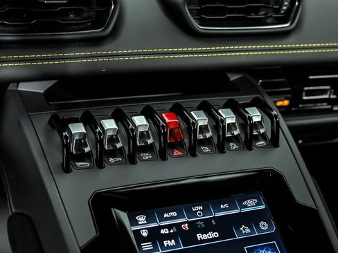 Used 2021 Lamborghini Huracan EVO RWD image 26