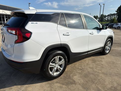 Used 2023 GMC Terrain SLE FWD image 6