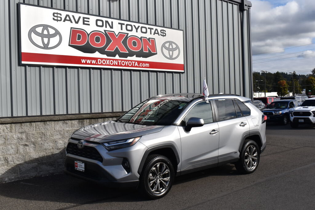 Certified 2022 Toyota RAV4 XLE Premium AWD/4WD image 1