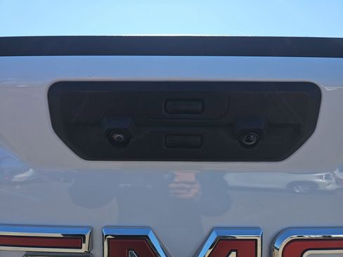 Used 2025 GMC Sierra 1500 SLT image 18