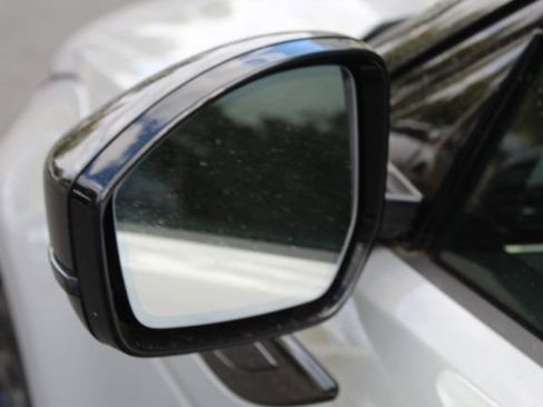 Used 2025 Land Rover Range Rover Evoque S image 13