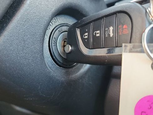 Used 2022 Toyota Corolla LE image 35