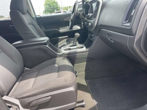 Used 2017 Chevrolet Colorado LT AWD/4WD image 10