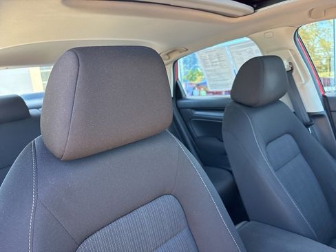 Used 2022 Honda Civic EX image 28