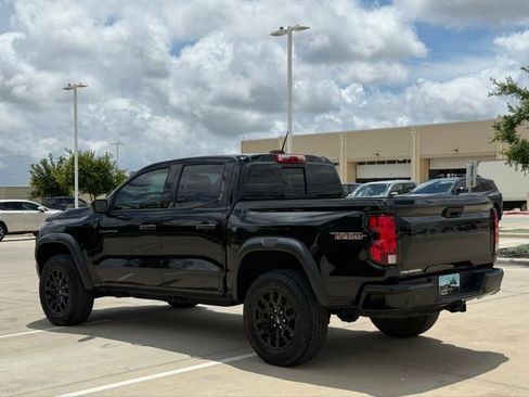 Used 2024 Chevrolet Colorado Trail Boss w/ Technology Package AWD/4WD image 4
