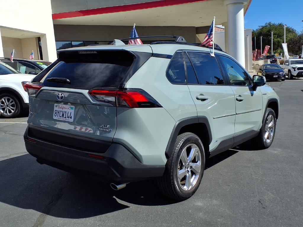 Certified 2021 Toyota RAV4 XLE Premium AWD/4WD image 5