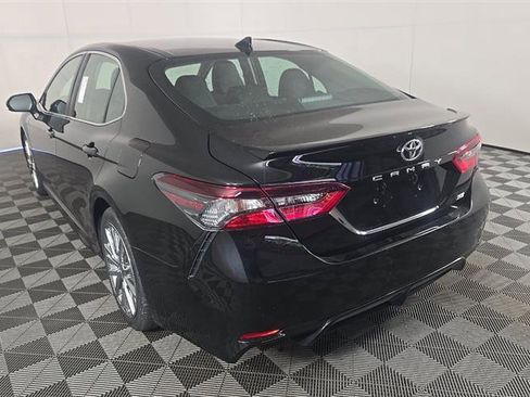 Used 2021 Toyota Camry SE AWD/4WD image 11