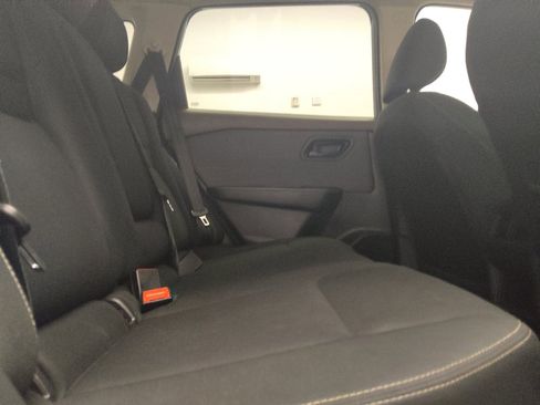 Used 2023 Nissan Rogue S FWD image 19