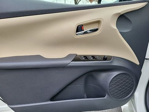 Used 2018 Toyota Prius Four image 28