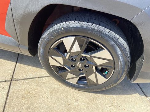 Used 2025 Hyundai Kona SEL FWD image 34