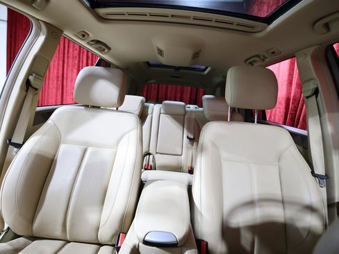 Used 2011 Mercedes-Benz GL 550 4MATIC image 25