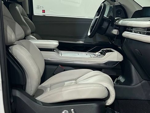 New 2026 Lincoln Navigator Reserve w/ Jet Appearance Package AWD/4WD image 57