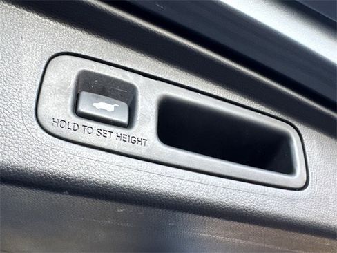 Used 2025 Honda CR-V EX-L image 10