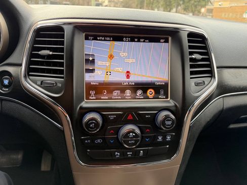 Used 2015 Jeep Grand Cherokee Limited AWD/4WD image 13