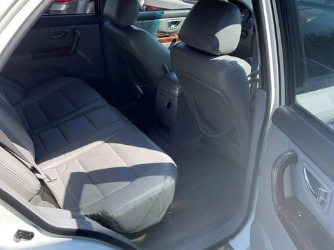 Used 2005 Kia Sorento EX image 10