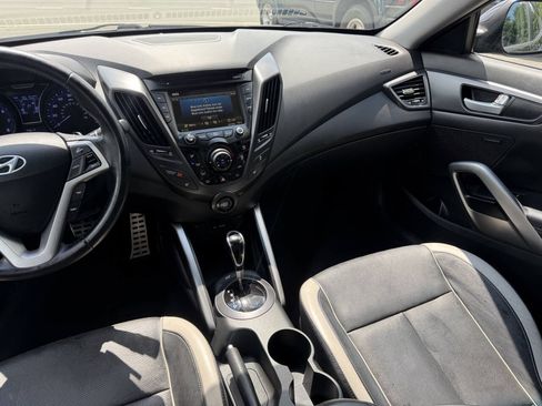 Used 2013 Hyundai Veloster Turbo FWD image 17
