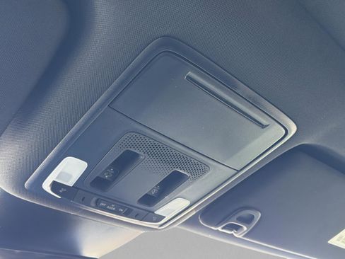 Certified 2025 Honda Pilot Black Edition image 33