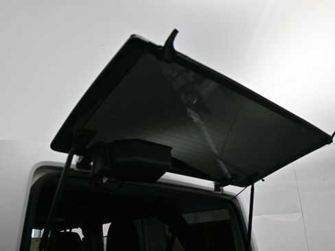 Used 2018 Jeep Wrangler Unlimited Sahara w/ Connectivity Group image 34