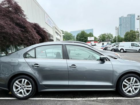 Used 2017 Volkswagen Jetta S FWD image 8
