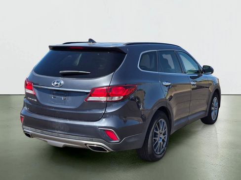 Used 2017 Hyundai Santa Fe SE FWD image 6