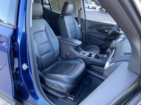 Used 2022 GMC Terrain SLT w/ LPO, Floor Liner Package image 19