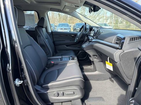 New 2026 Honda Odyssey Touring image 15