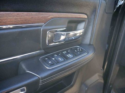 Used 2018 RAM 2500 Laramie w/ Convenience Group image 32