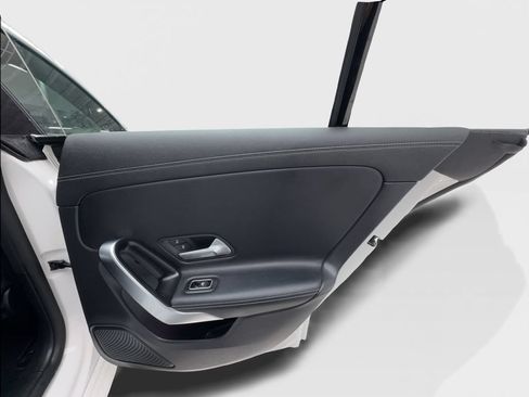 Used 2023 Mercedes-Benz CLA 250 image 28