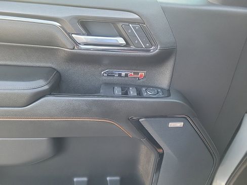 Used 2024 GMC Sierra 1500 AT4 w/ AT4 Preferred Package image 19