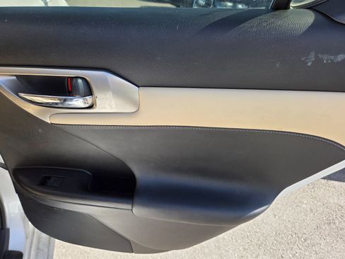 Used 2016 Lexus CT 200h w/ Seat Comfort Package FWD image 12