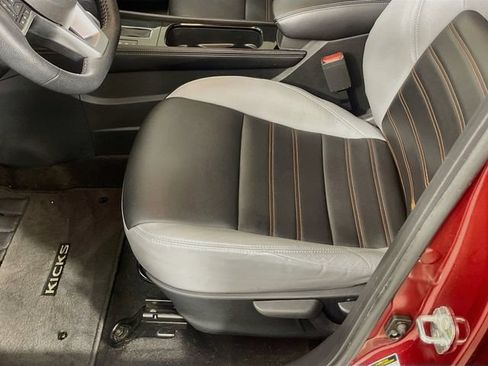 Used 2022 Nissan Kicks SR w/ Premium Package FWD image 19