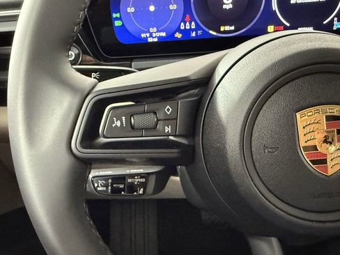 New 2025 Porsche Macan Electric image 23