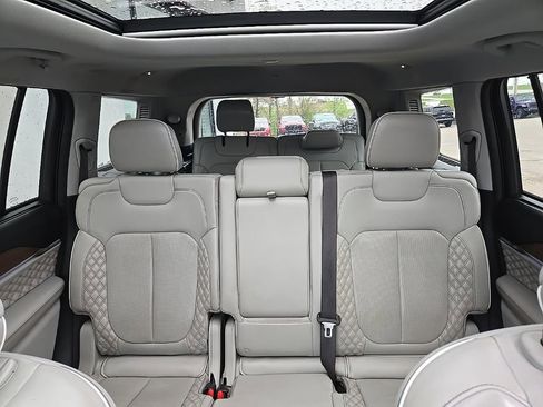 Used 2021 Jeep Grand Cherokee L Summit w/ Advanced Protech Group IV AWD/4WD image 39