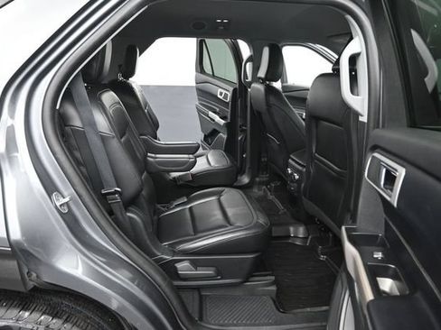 Certified 2021 Ford Explorer XLT w/ Equipment Group 202A AWD/4WD image 24
